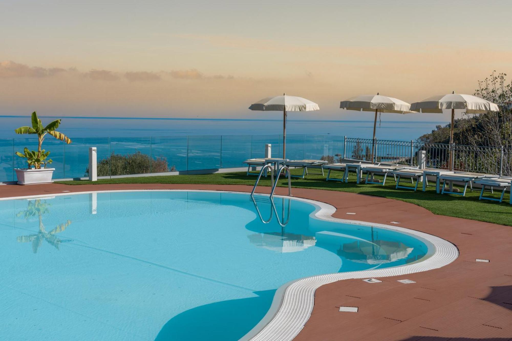 Residence New Paradise Tropea Esterno foto