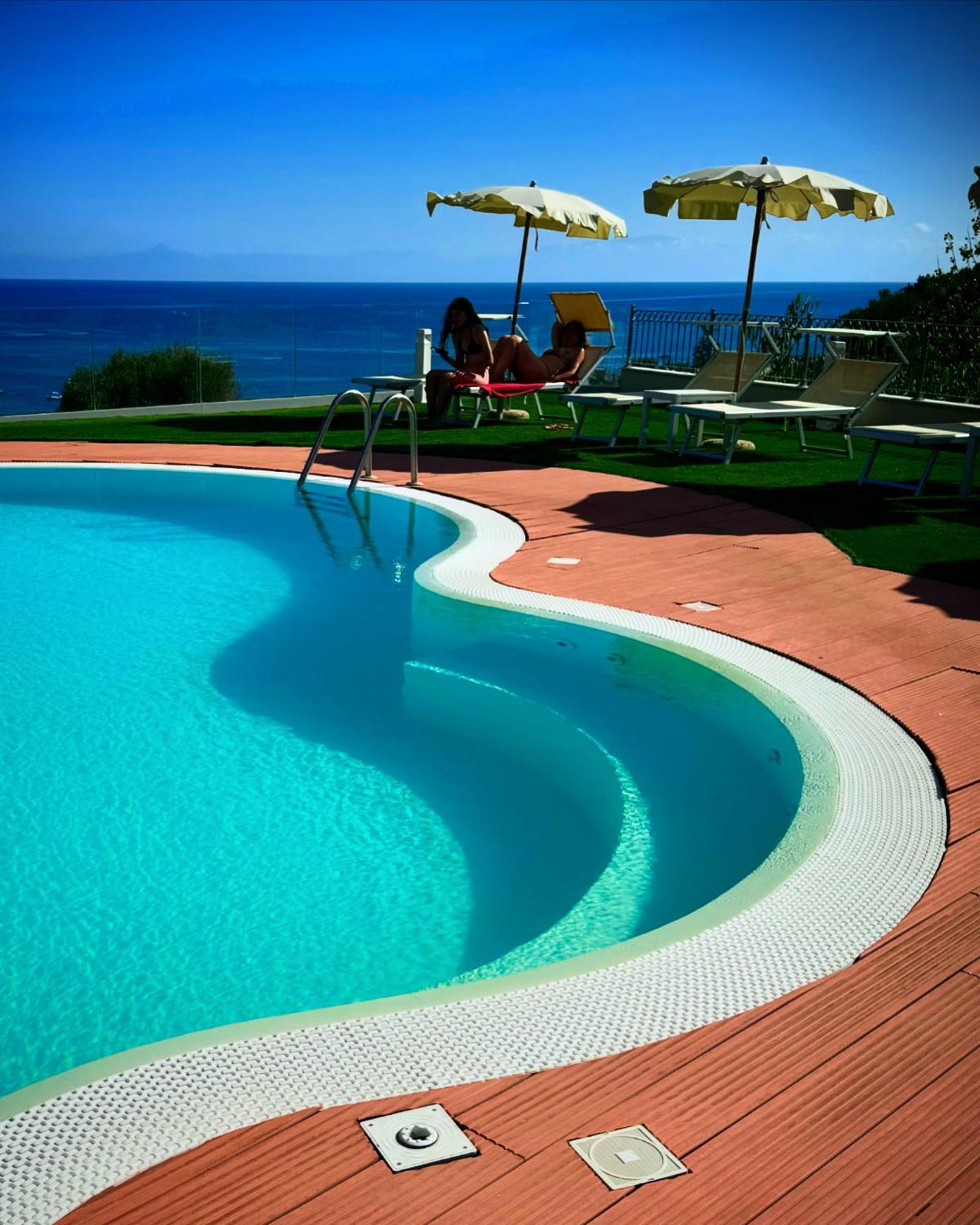 Residence New Paradise Tropea Esterno foto